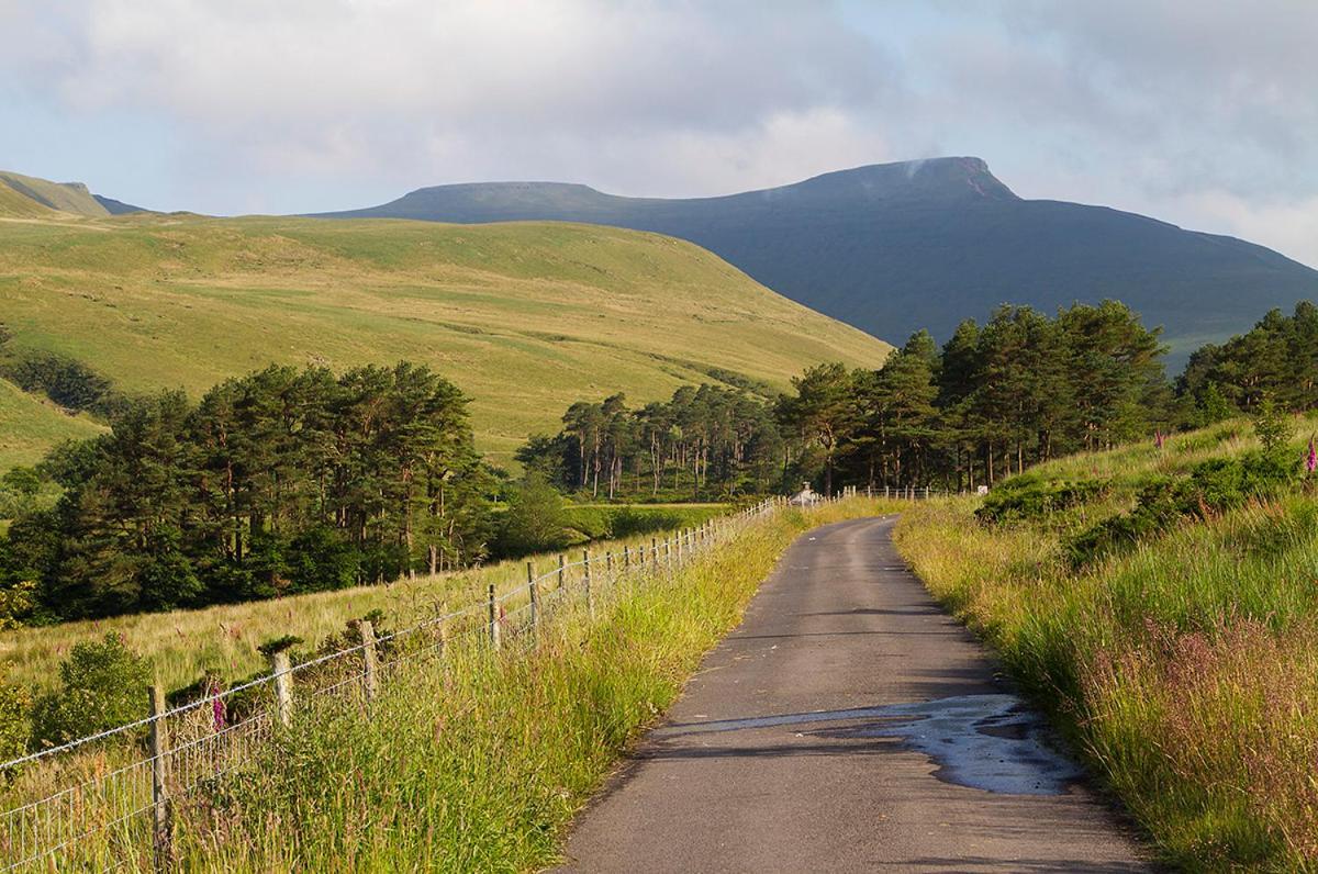 Picturesque 2 Bedroom Miners Cottage Near Bike Park Wales & Brecon Beacons Мертир-Тидвилл Экстерьер фото